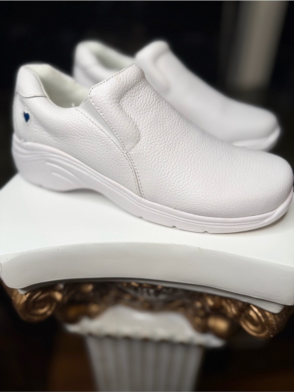 Nurse Mates White Leather Slip On Nursing Shoes Comfort Work Shoes | 7.5 | NWOT
