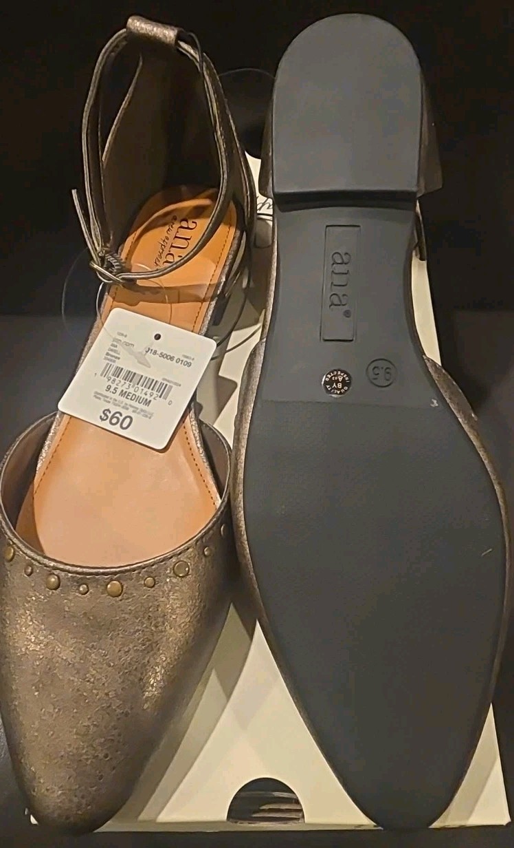 A.n.a Ana Darell Women’s Bronze Pointed Closed Toe Ballet Flats 9.5M