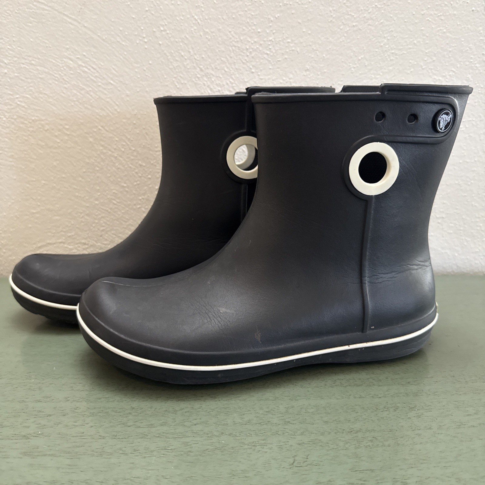 Crocs Jaunt Shorty Boots Womens 9 Rubber Black Pull On Rain Boots Waterproof