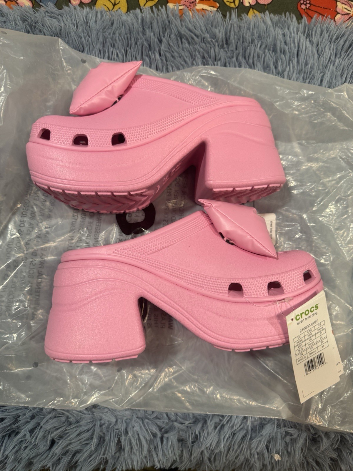 NWT CROCS Siren Bow Clogs In Pink Size 8