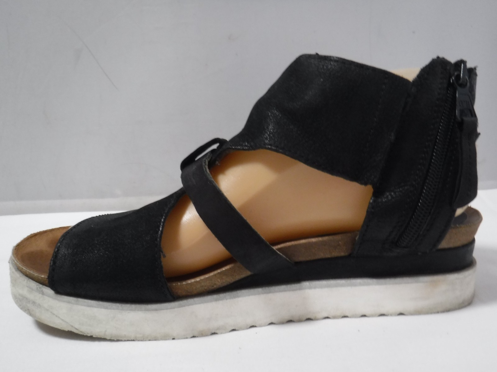 PF2 Women’s MIZ MOOZ Samantha Black Strappy Platform Chunky Sandals Sz 39 US 8