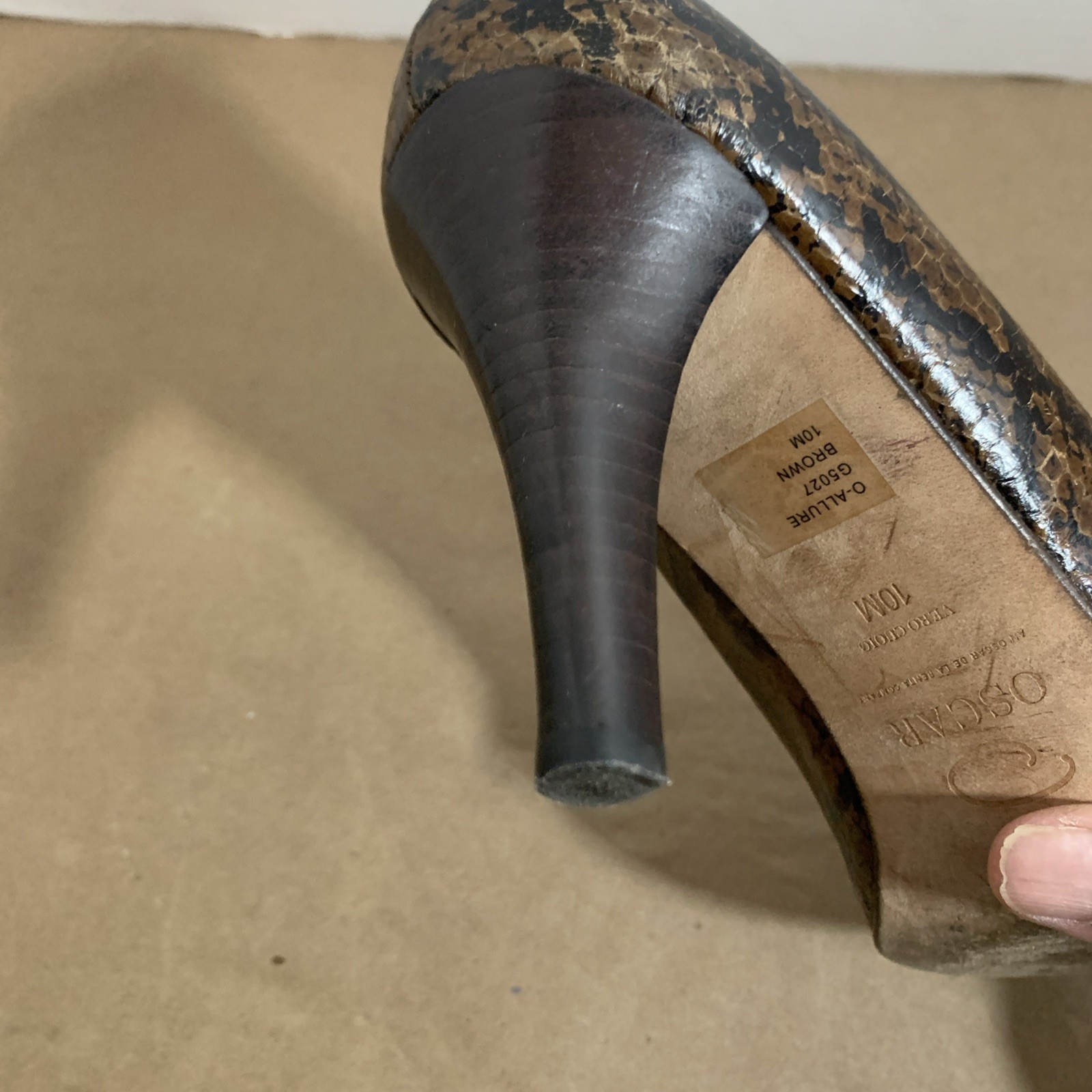 Oscar By Oscar de la Renta Embossed Snakeskin platform Peep Toe Heels Size 10M