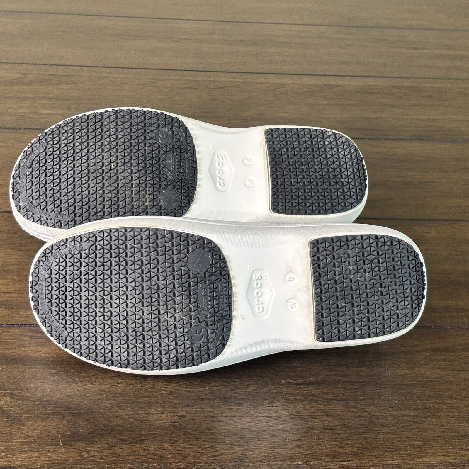 Crocs Neria Pro II Dual Womens 8 Comfort White Clogs Slip Resistant Workwear