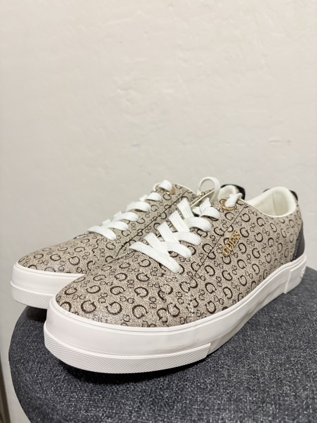 GUESS Logo Monogram Lace-Up Sneakers Beige/Black/White women’s US 11 M