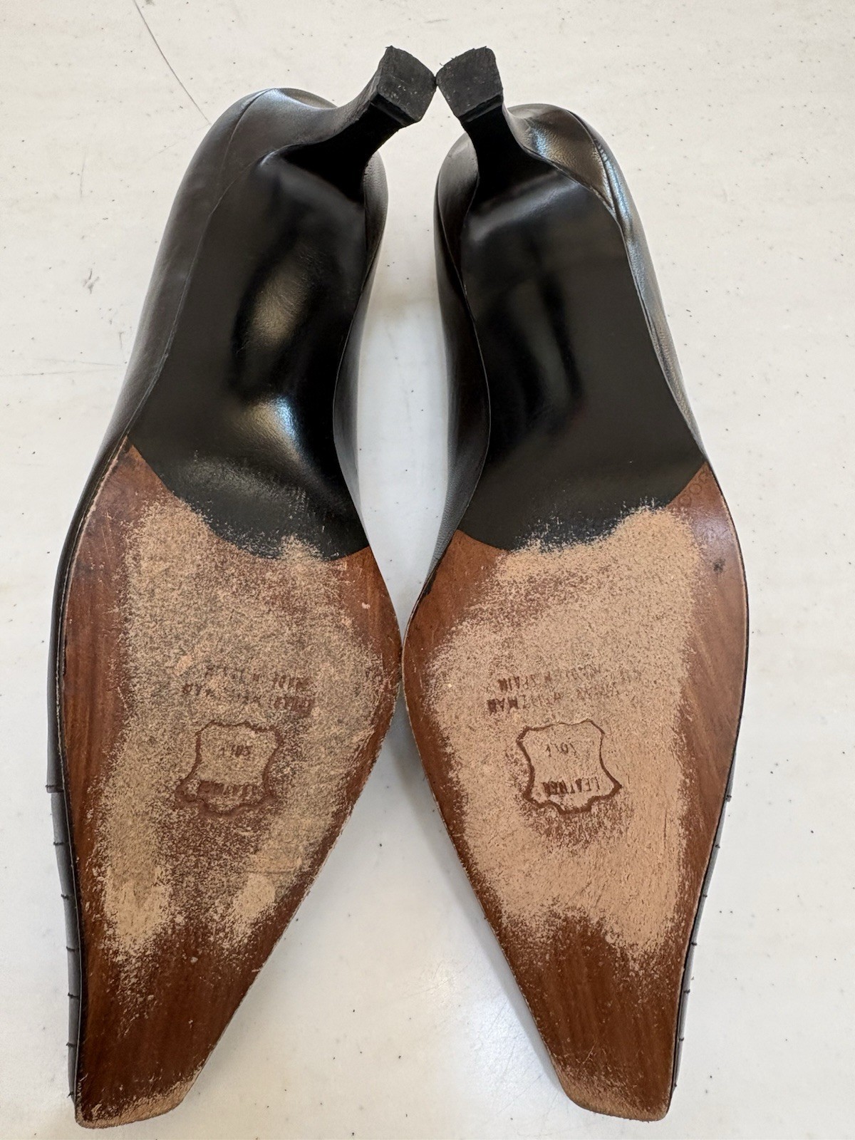Stuart Weitzman Women’s Black Bow Square Toe Slip On Pump Heels US 8.5
