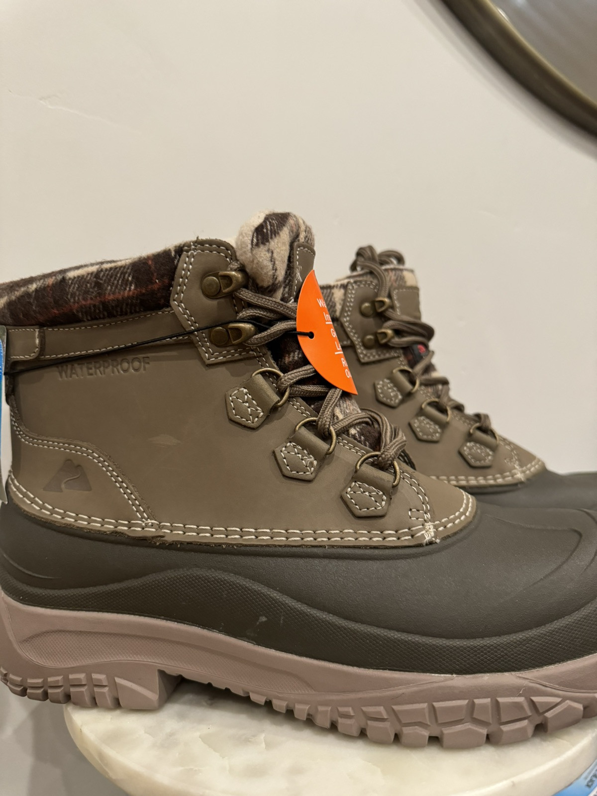 Ozark Trail Women’s Classic Shell Winter Boots, Size 11