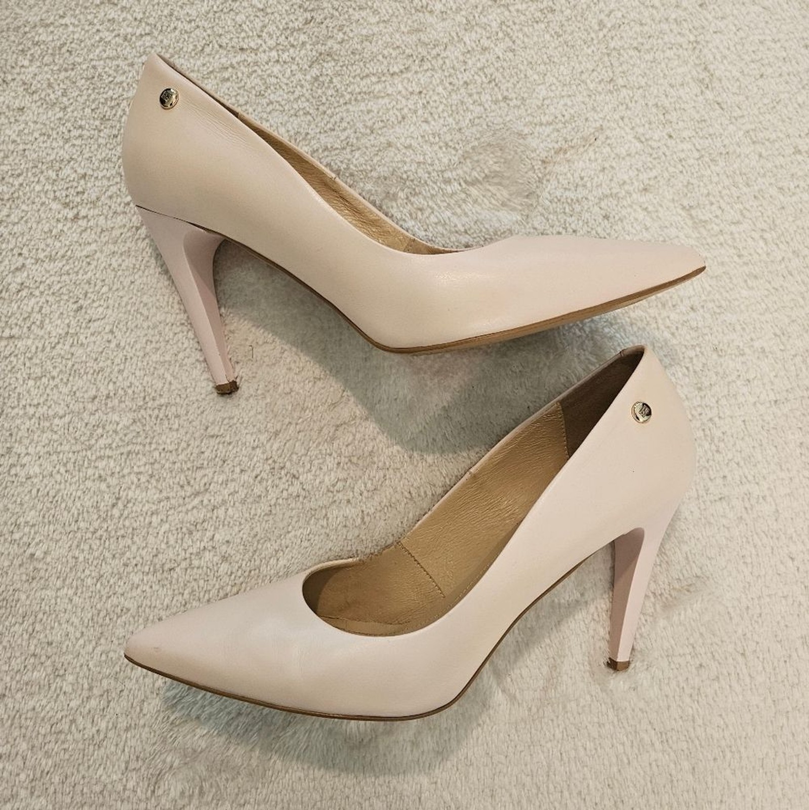 Genuine Leather Cream Heels Pumps Size 9 Business Casual Formal Feminine Work