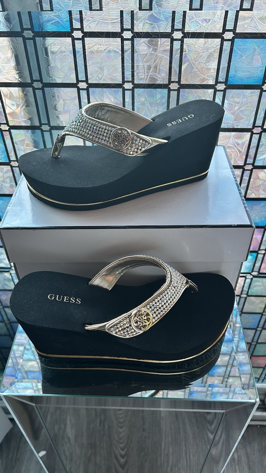 GUESS Women’s Black Wedge Platform Thong Sandals Rhinestone & Logo US 6 EU 36