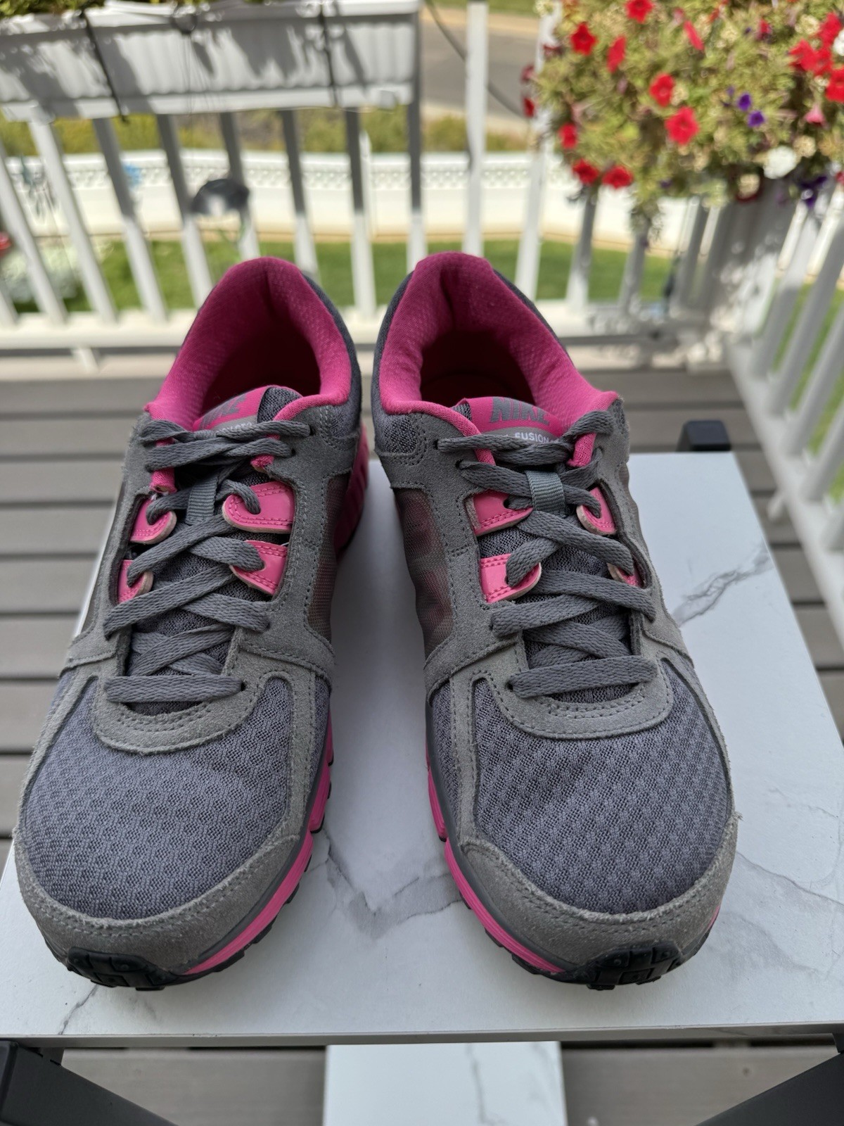 NIKE DUAL FUSION ST2 WOMENS SHOES, SZ 8M, EXCELLENT CLEAN CONDITION, GREAT SOLES