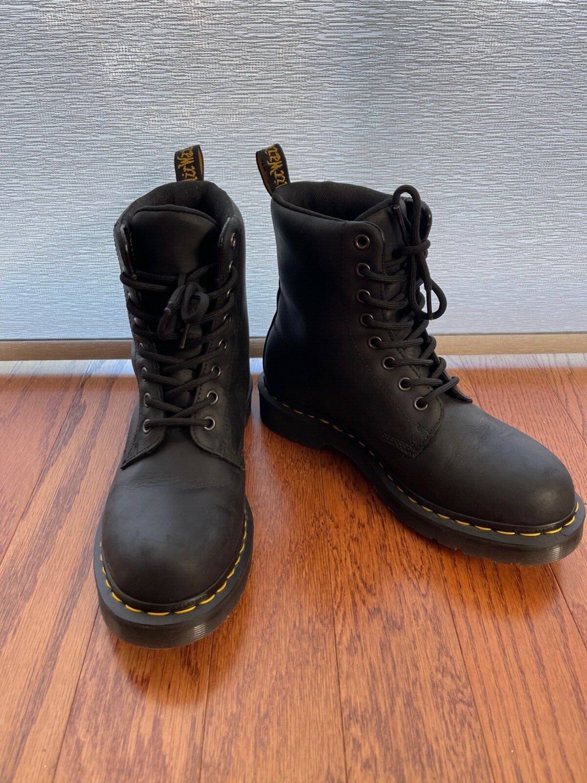 Dr. Martens Pascal 1460 Virginia Leather Boots for Women, Size US 8 – Black
