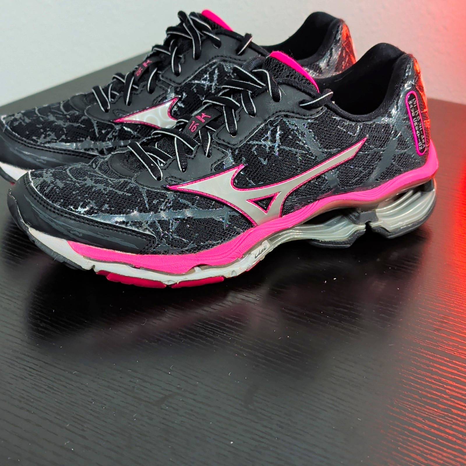 Mizuno Wave Creation 16 Women’s Running Sneaker Black/Pink/Silver Mesh Size 8.5
