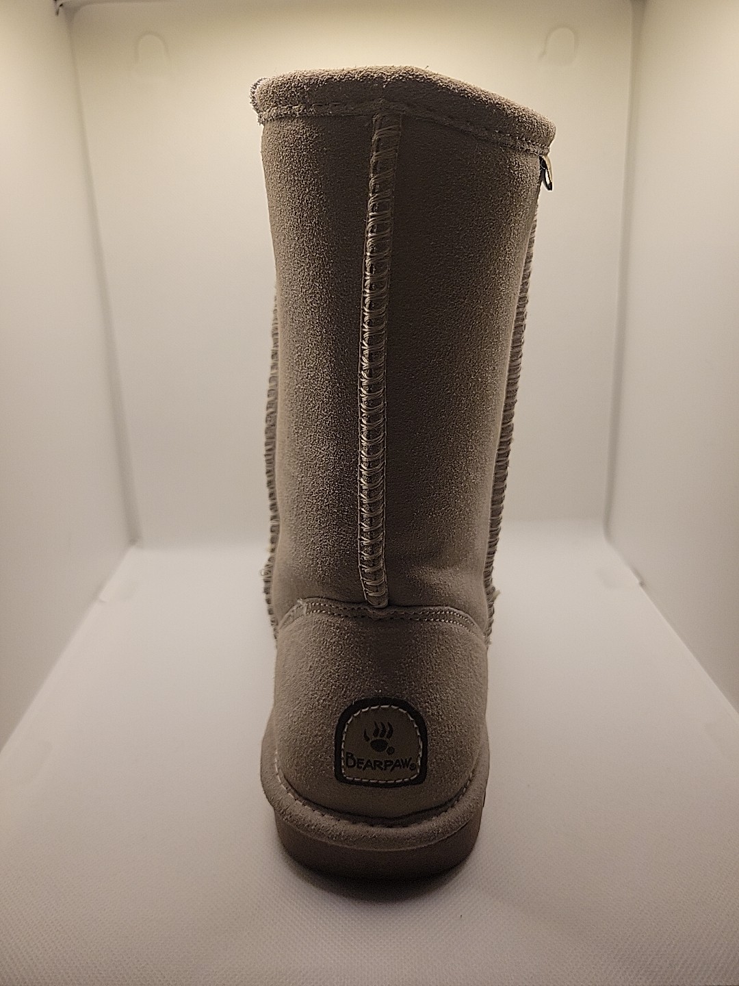 Bearpaw Emma Short 608W Womens Winter White Suede Sheepskin Winter Boots Size 8