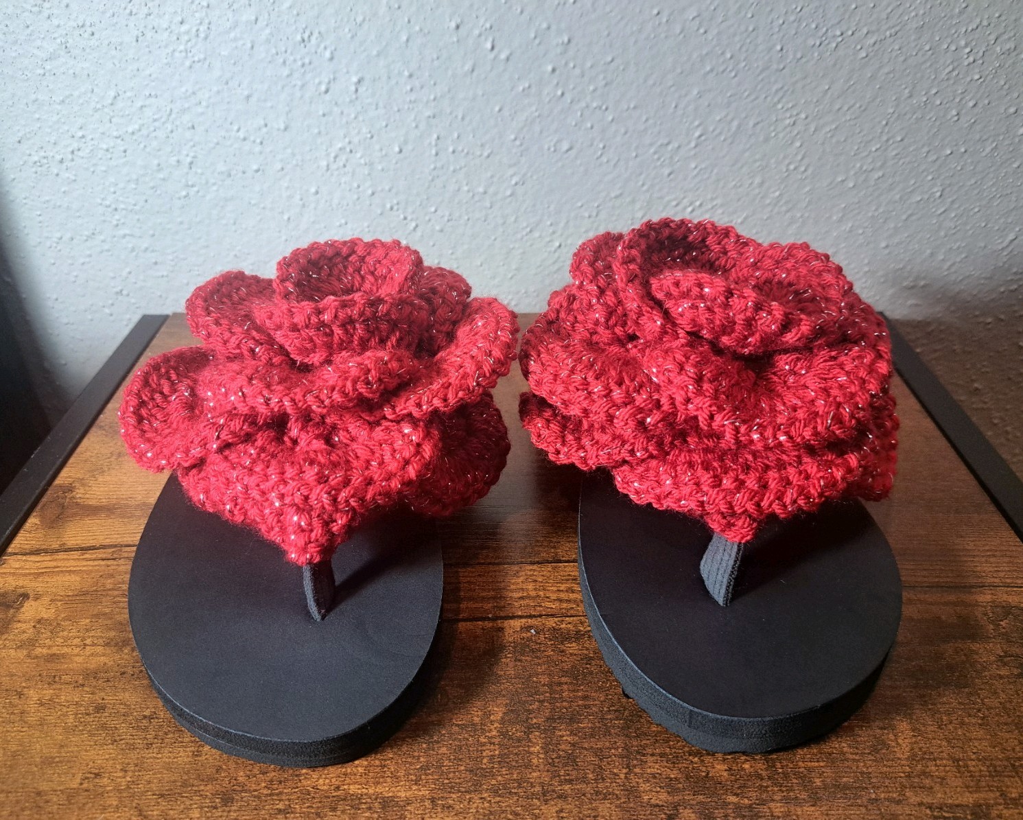 Women’s Size 9 Sandals With Handmade Crochet Red Sparkle Gemstone Rose