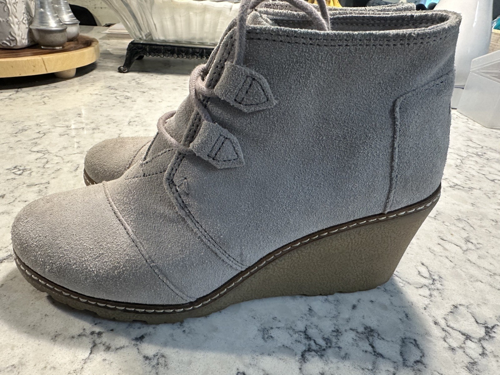TOMS Wedge Ankle Booties Taupe Suede Leather SIZE 7 Women’s Shoes Lace-up