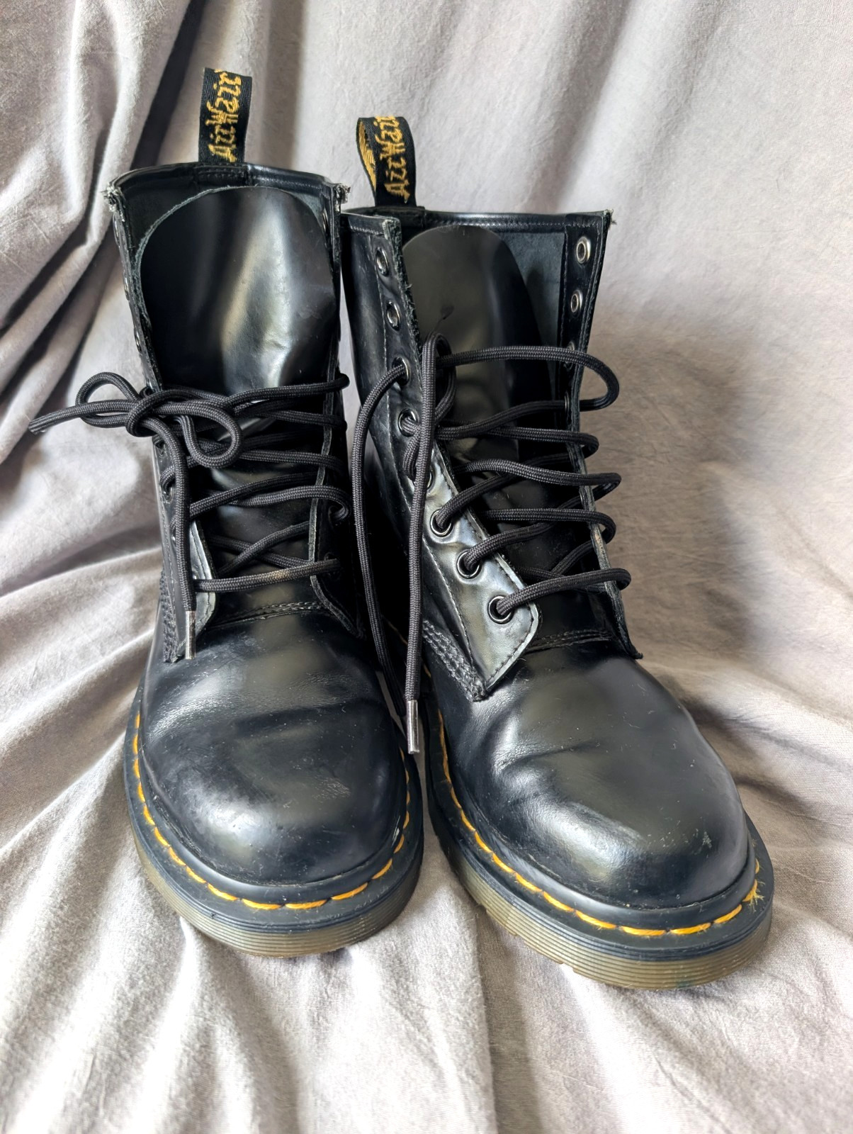 Dr. Martens 1460 Women’s Original Smooth Leather Lace Up Boots – Black, W8