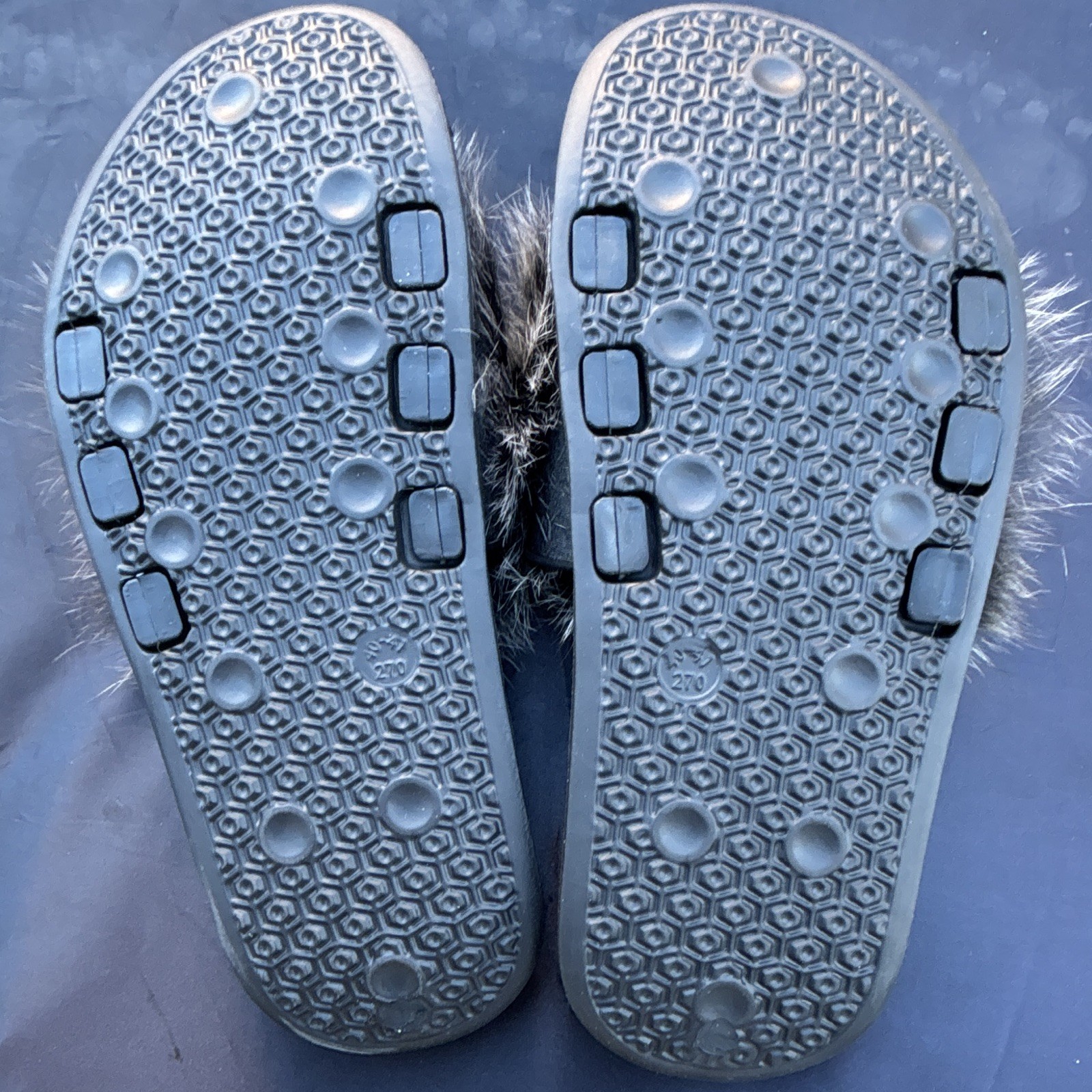 Women’s Size 8 Black/Gray Slip-On Slide Sandals Faux Fur Trim Solid Casual