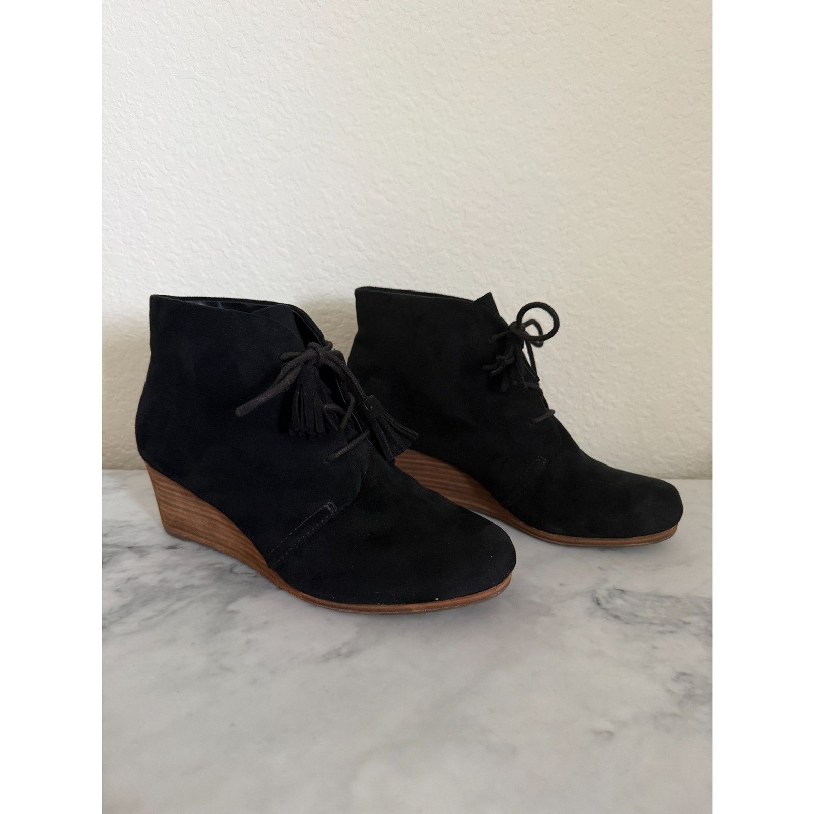 Dr Scholl’s Dakota Black Suede Tassel Lace Up Wedge Bootie Size 8 Comfort