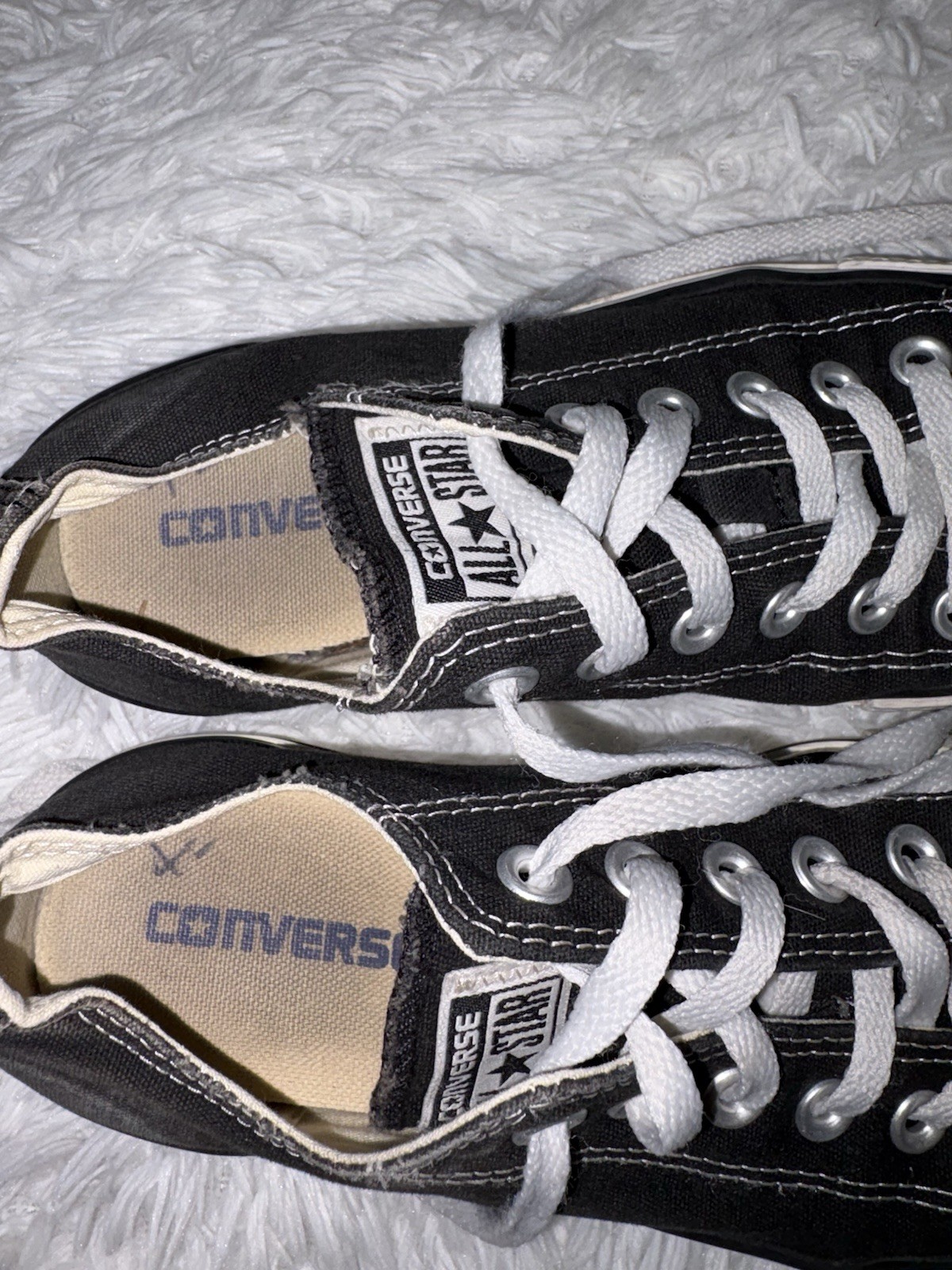 Converse All Star Women’s 7 Men’s 5 Classic Black Lace Sneaker.