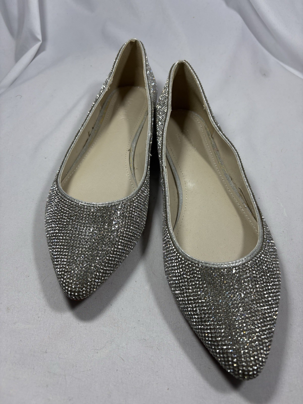 David’s Bridal Women’s Madelyn Allover Crystal Silver Metallic Flat Shoes Sz 8.5
