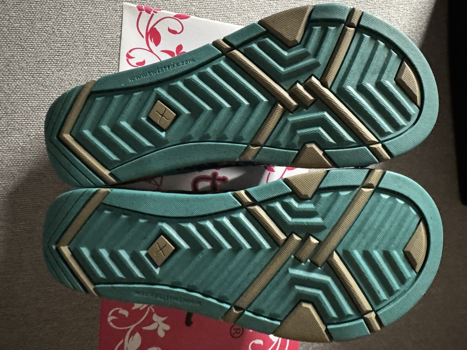 Twisted X Women’s Teal Color Slide Sandals Size 8 Tooled Leather Top Summer Shoe
