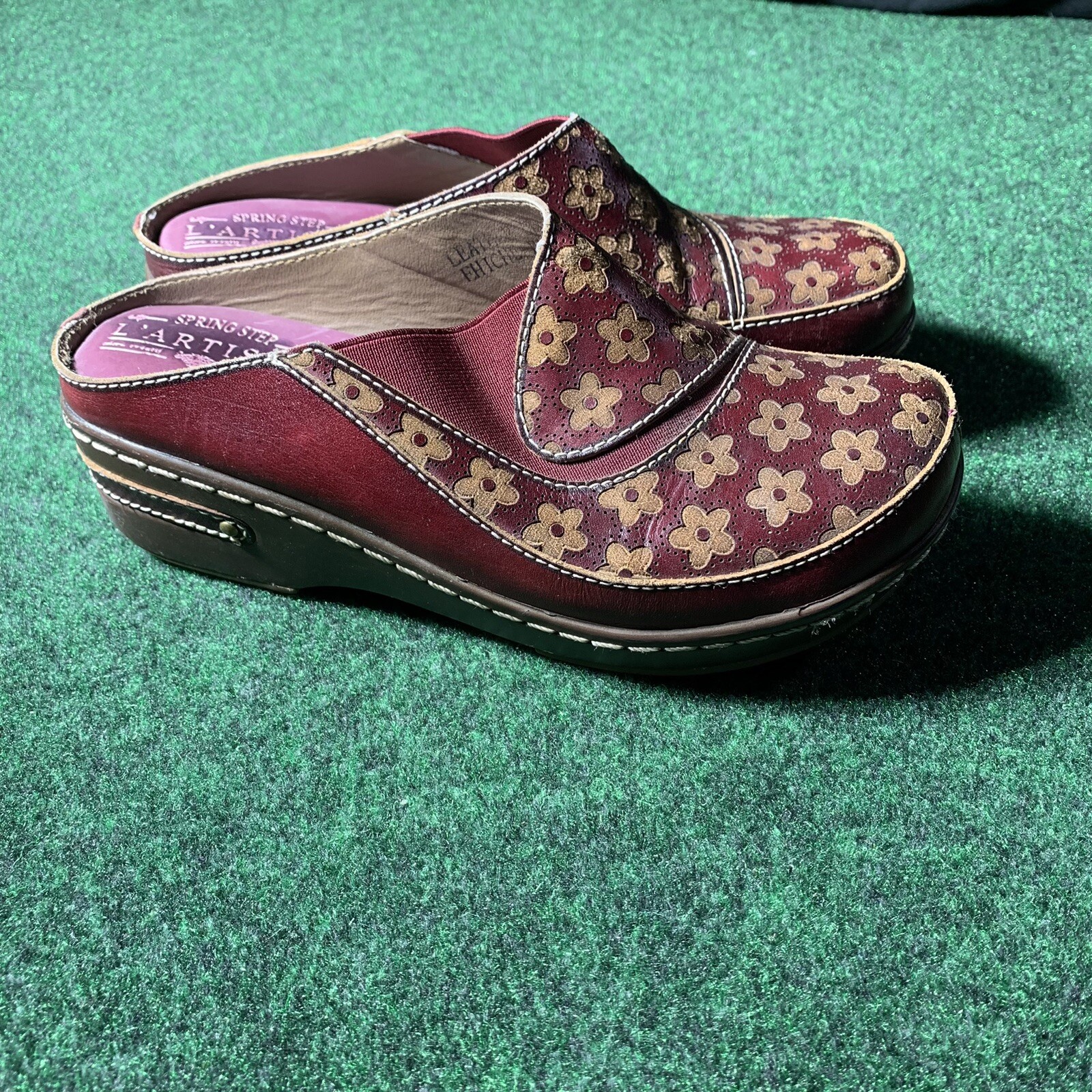 Spring Step L’Artiste Womens 6 Red Leather Floral Accent Comfort Clog BOHO