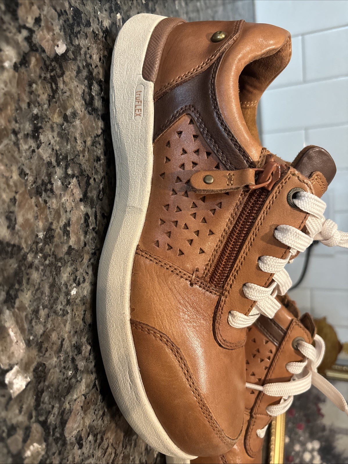 Rockport Works truFLEX Fly Skyler Women 6.5 Tan Leather Composite Toe Work Shoes