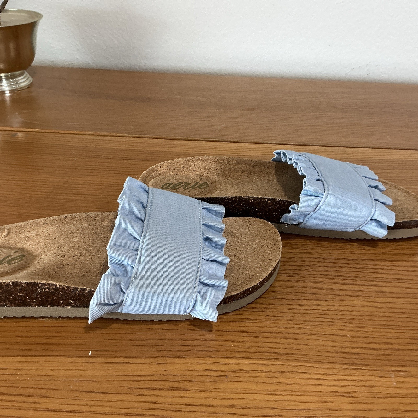 Aerie Women’s Denim Look Powder Blue Ruffle Slide Sandals NEW Size: 8 Beachy