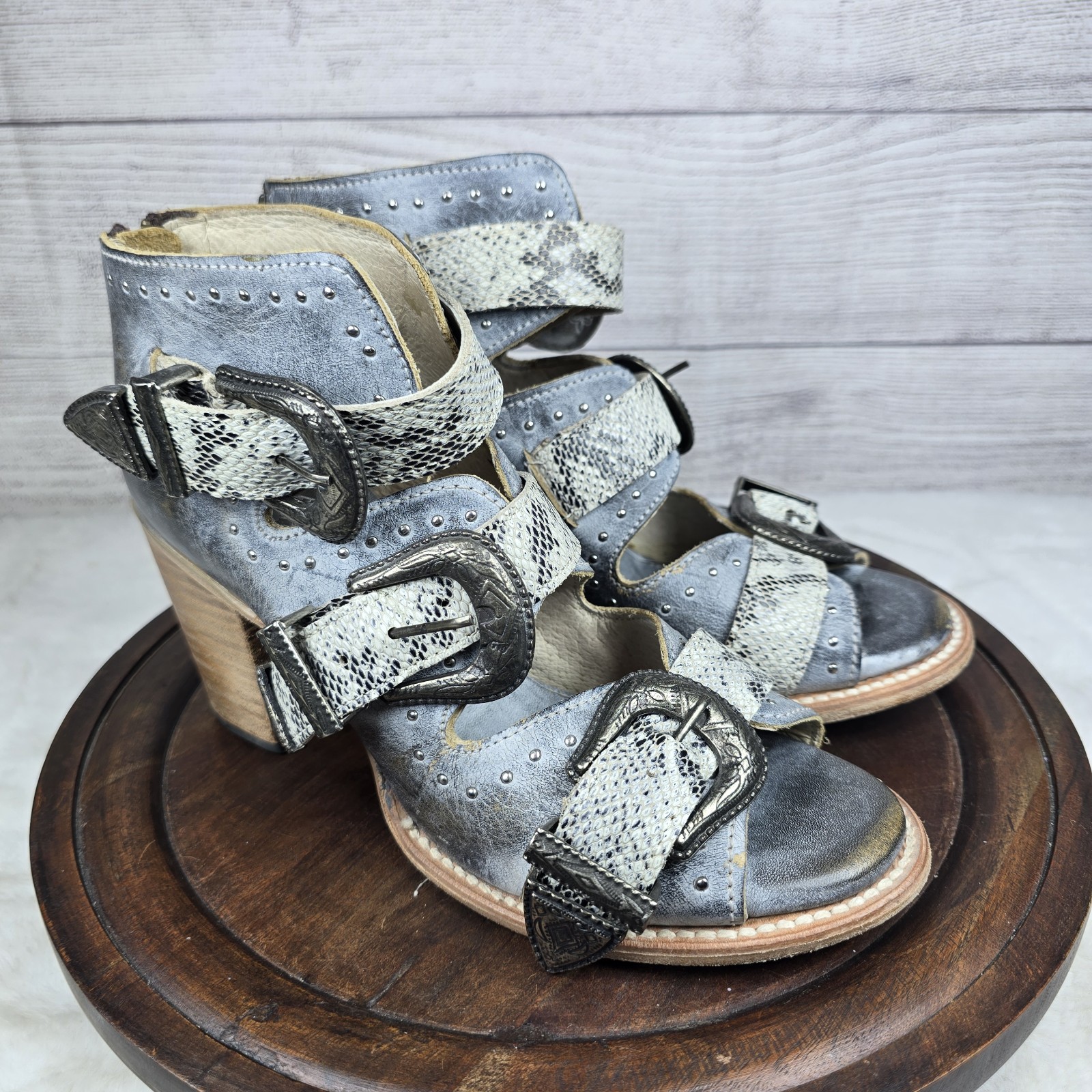 FREEBIRD By Steven Rare Violet Open Toe Western Stone Buckle Strap Snakeskin 9
