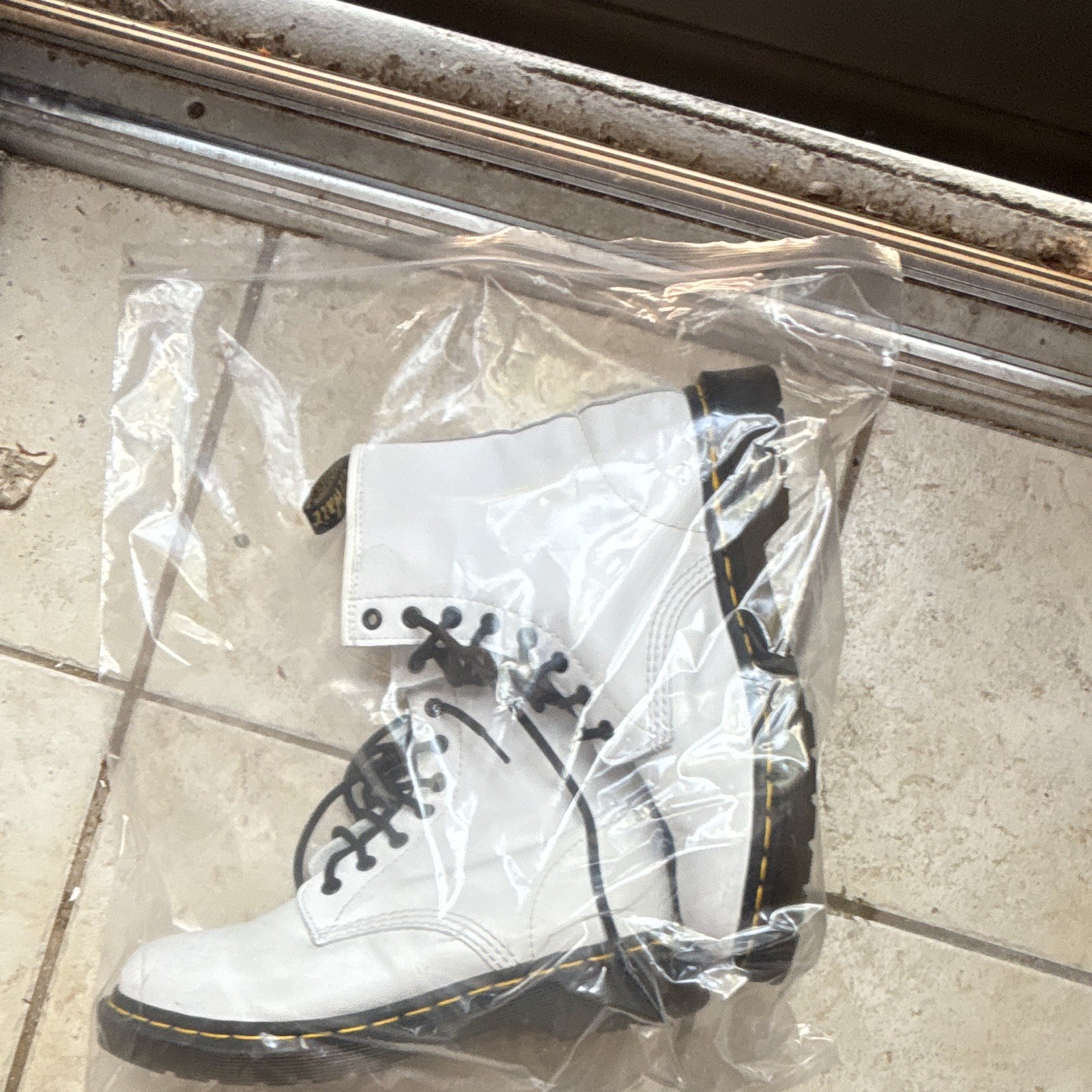 Dr. Martens 1460 Women’s White Leather Lace-Up Ankle Combat Boots 8 M