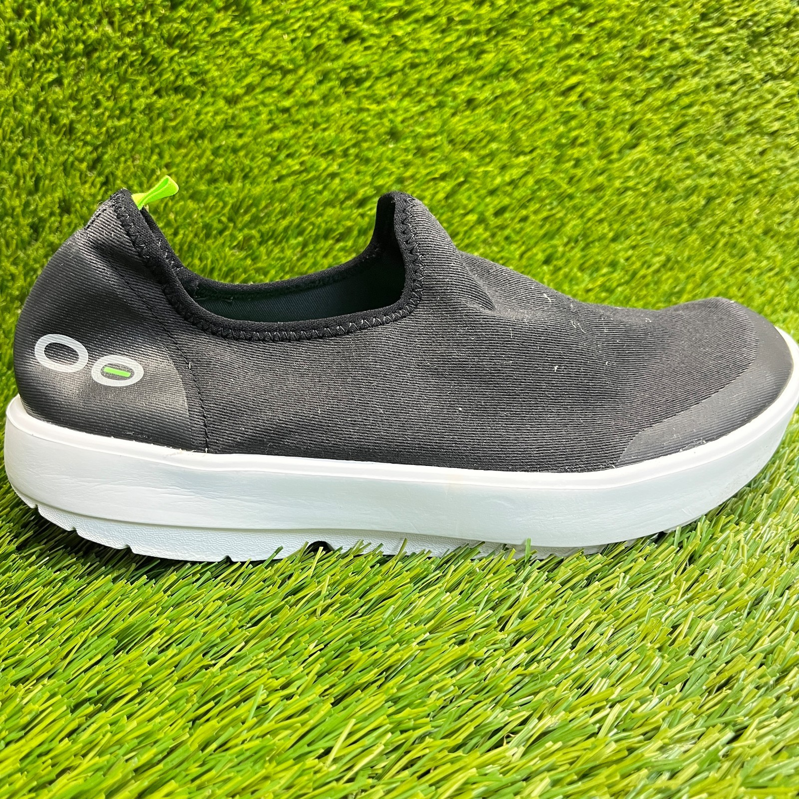 OOFOS OOmg eeZee Low Womens Size 11 Black Casual Walking Slip On Recovery Shoes