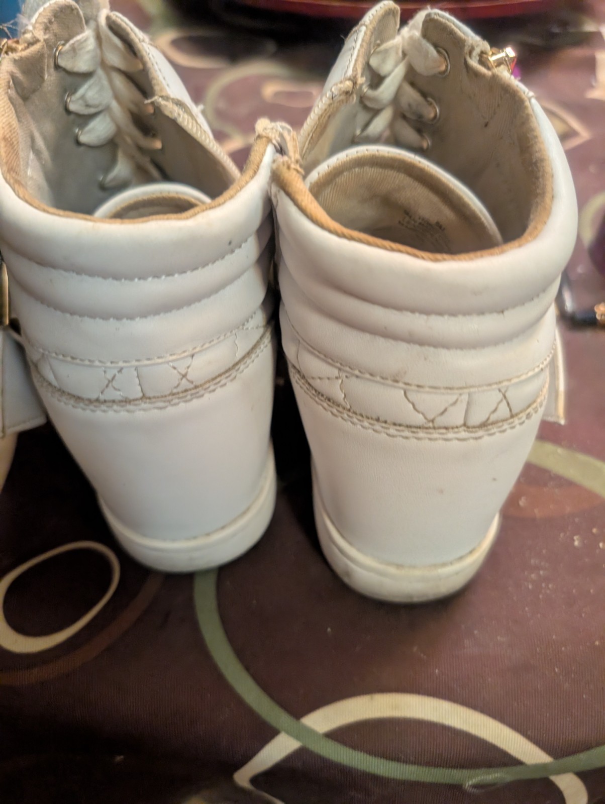 GBG GUESS womens high top silhoutte quilted details triple closure sneaker 9m