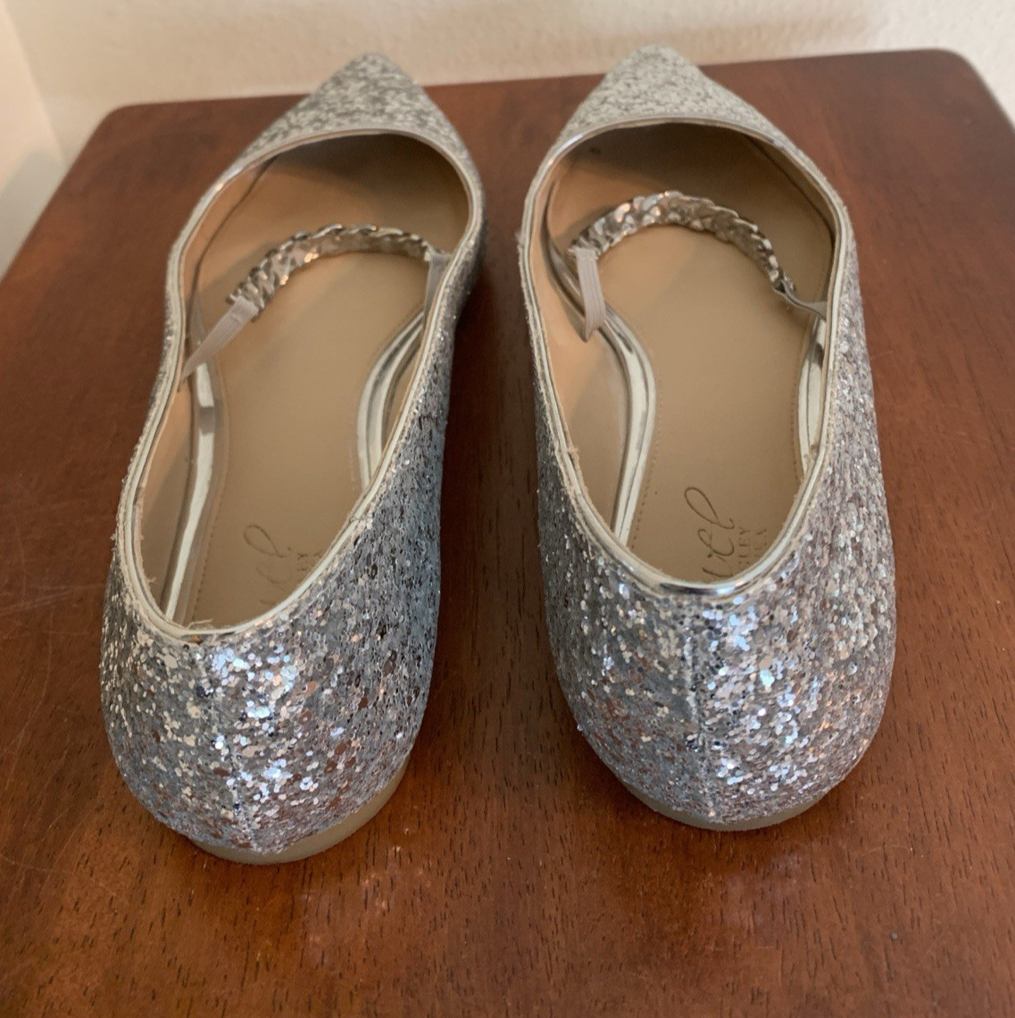 Jewel Badgley Michka Shoes Womens 8.5 Silver Glitter Jaclyn Pointed Toe Wedding