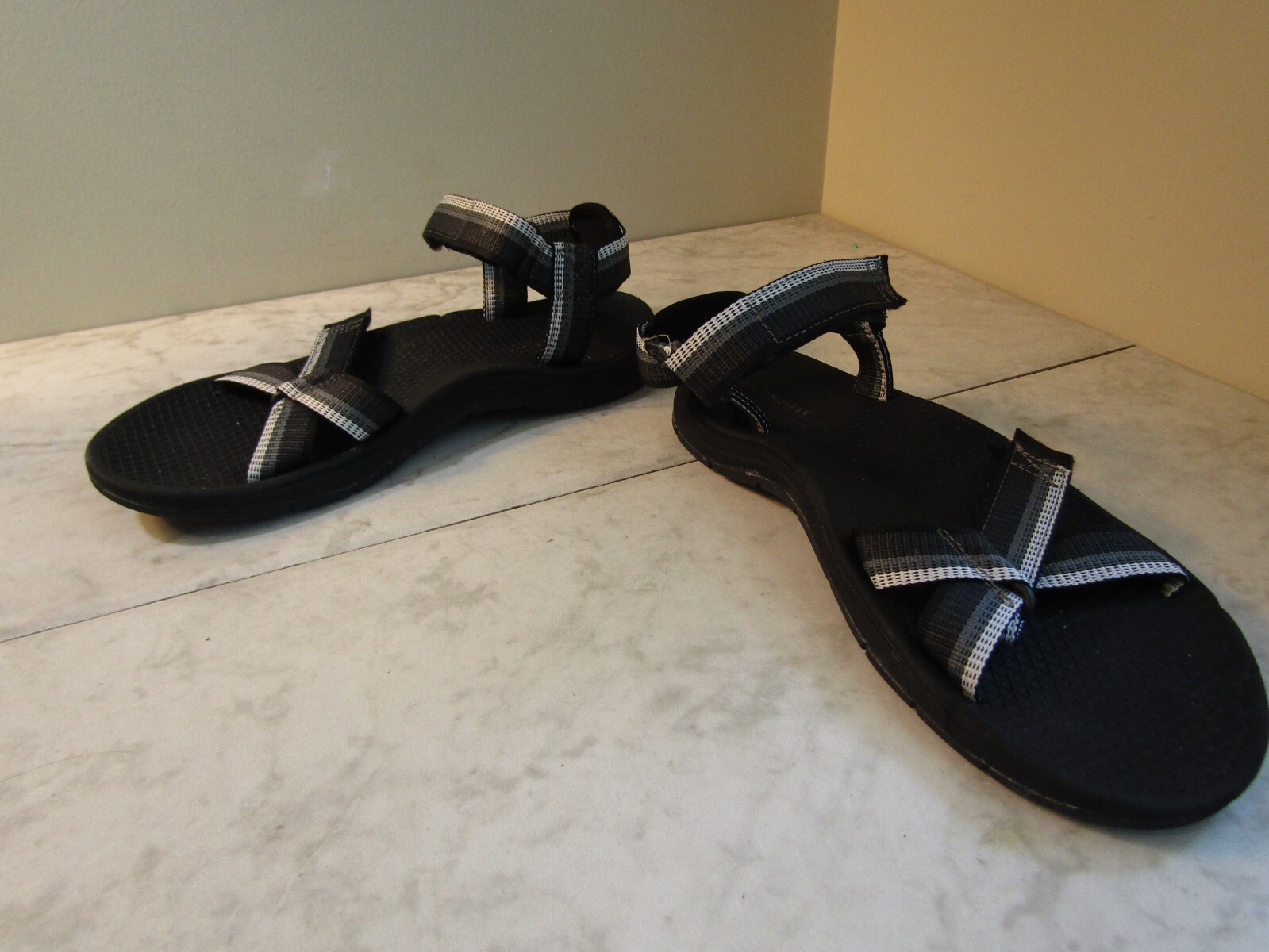 Magellan Outdoors Black Slingback Sandal Hook & Loop Women’s Size 9.5