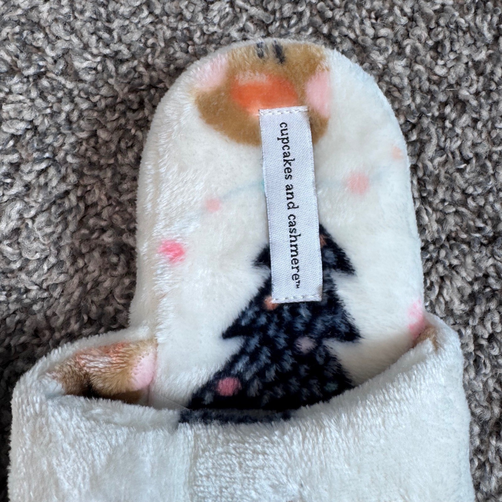 New Cupcakes & Cashmere Faux Fur Women’s Reindeer Embroidered Slippers M 7-8