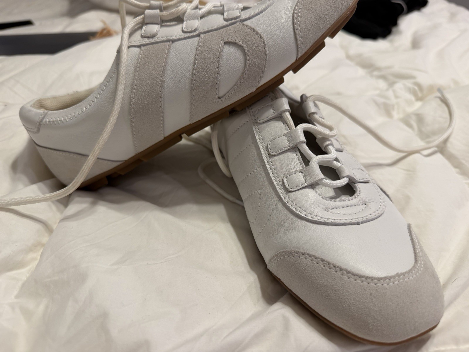 Women’s Silent D White Gray Lace-up Sneakers Size 8.5 Fashion Sneakers