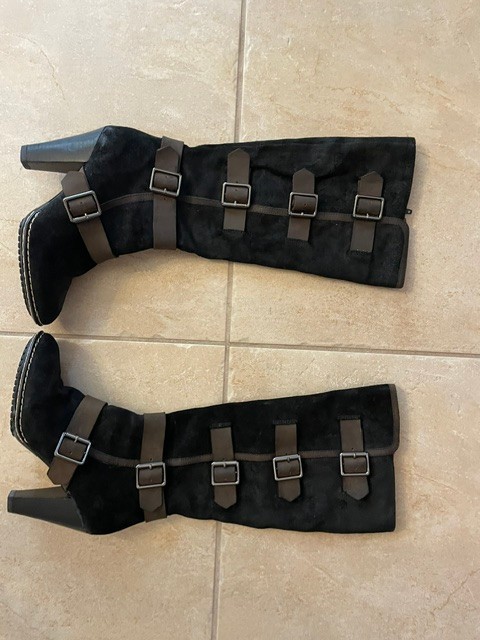 Sofft Women’s Size 6.5 Black Tan Suede Buckle Knee High Tall Heeled Boots