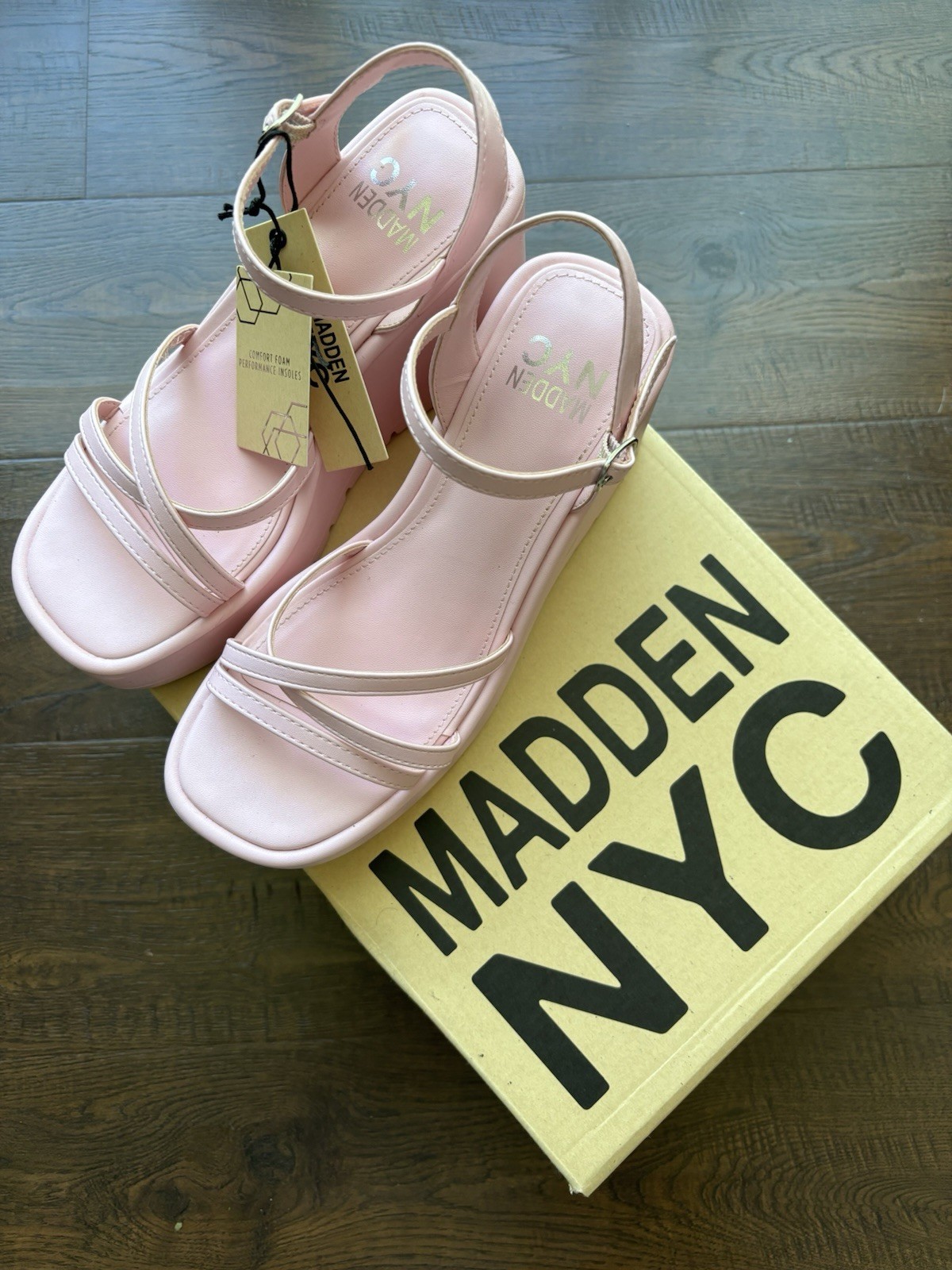 Madden NYC Women’s Platform Wedge Shoes. Sz 7