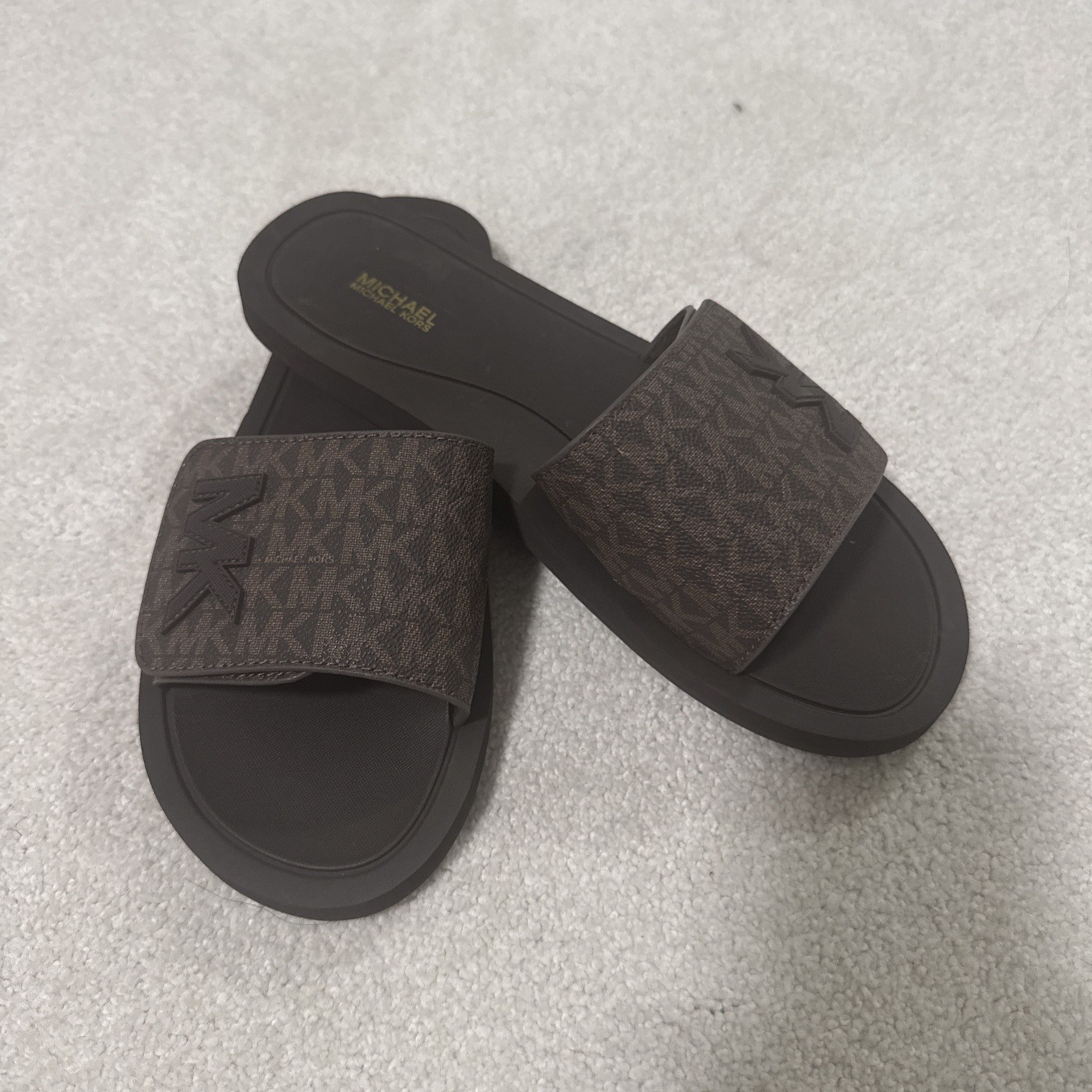 NWOB MICHAEL KORS BROWN LOGO PRINT SLIP ON SANDALS/SLIDES/SHOES