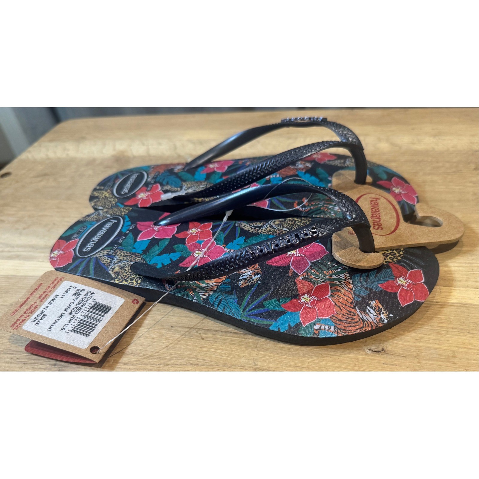 NWT Havaianas Slim Tropical Flip Flops Casual Beach jungle print USA 6
