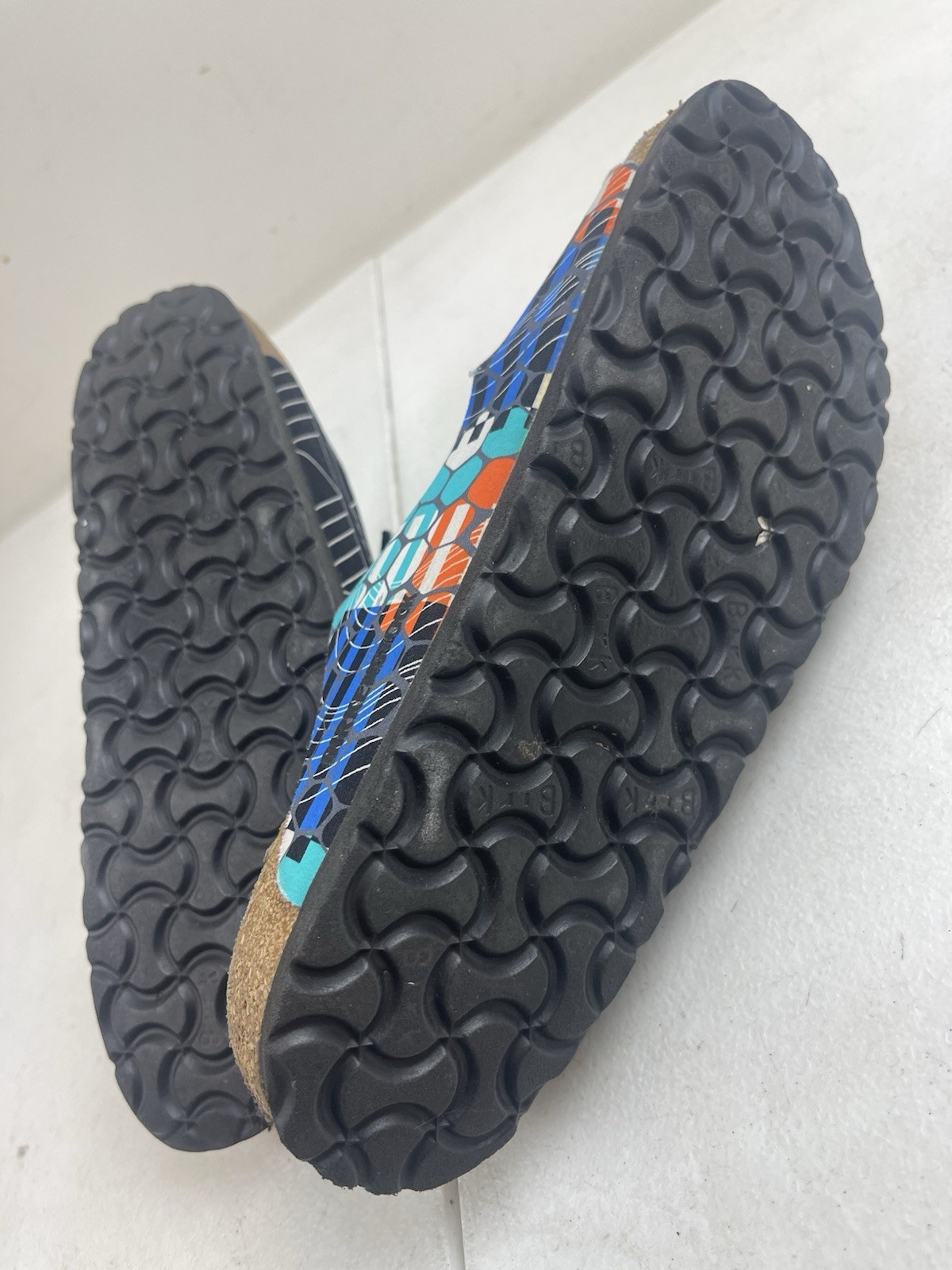 EUC Birkenstock Arizona Geo Print Sandals EU38/US7 Narrow