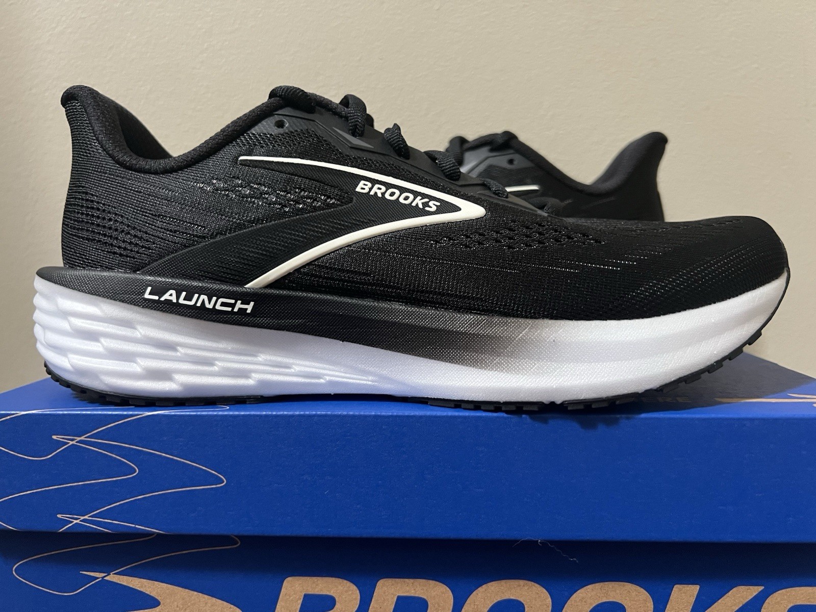 Women’s Brooks Launch 12 Black Grey White 120471 1B 090