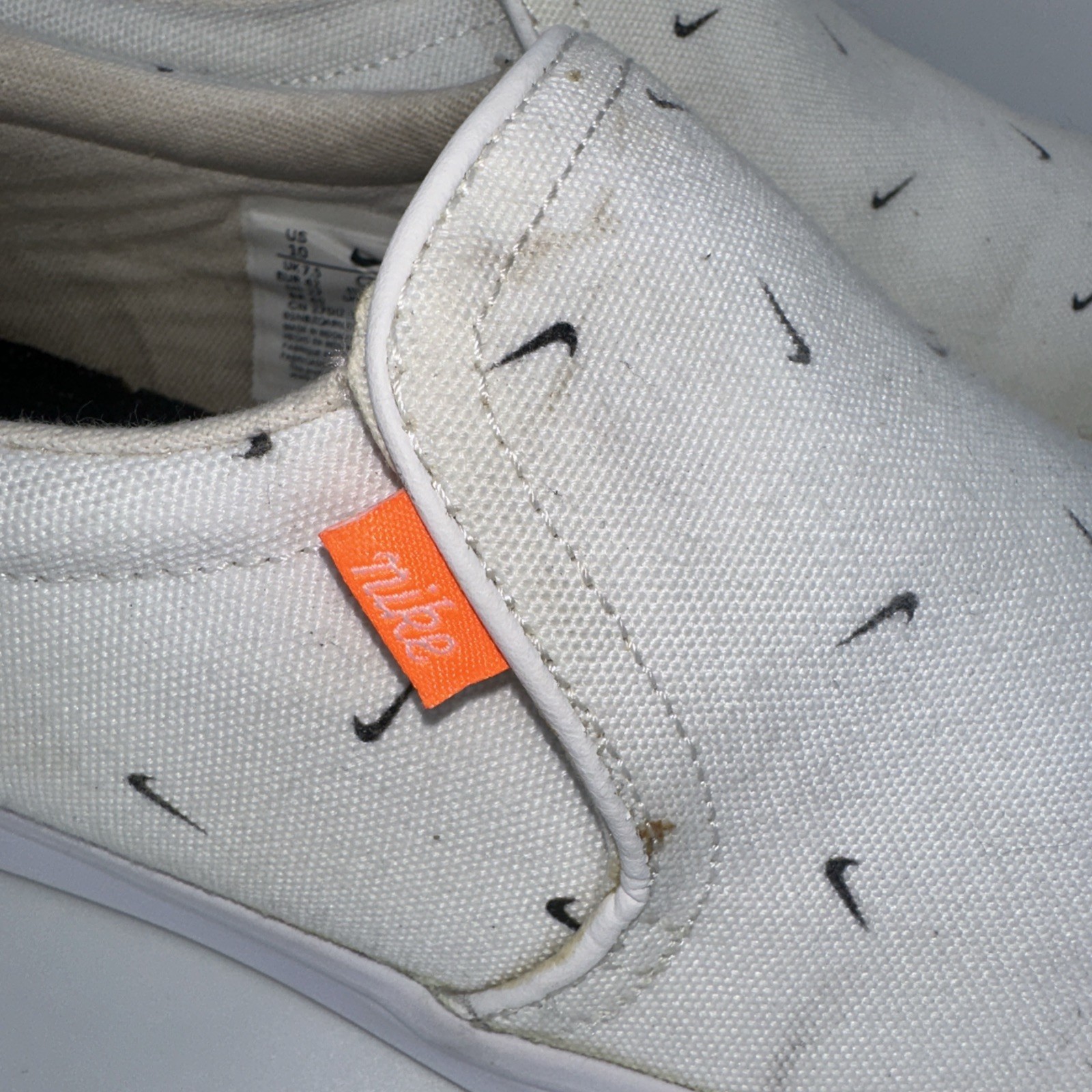 Nike Court Royale AC Slip On Swoosh Print Women’s Size 10 White Boating Golfing