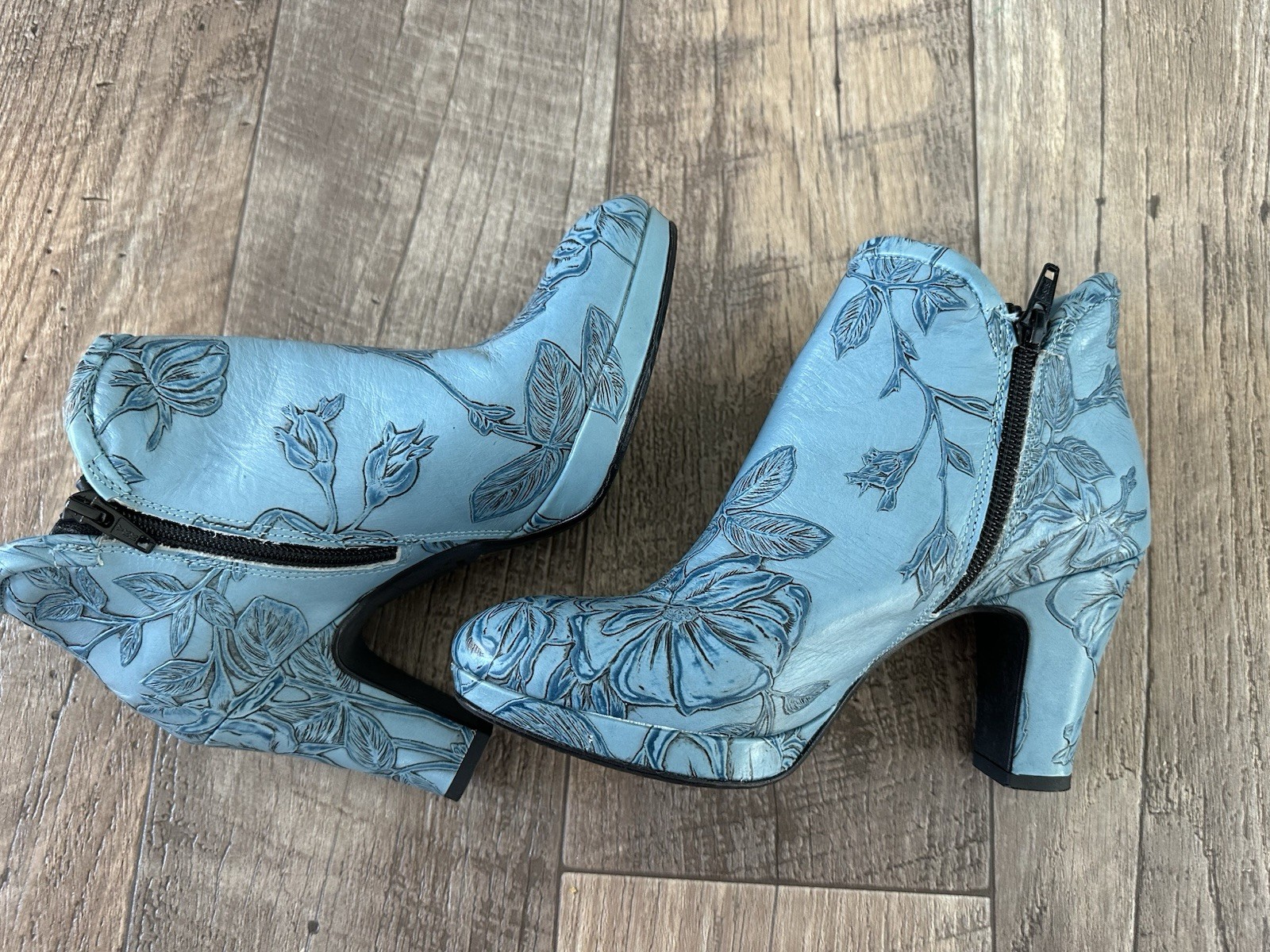 Cuoieria Fiorentina Blue Leather Bootie with Embossed Floral Design Size 37 US 7