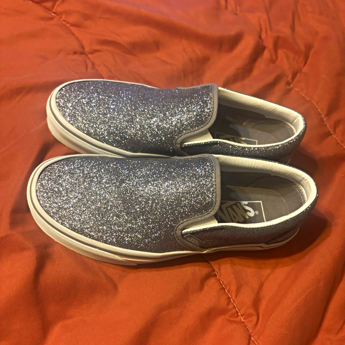 VANS Unisex Kids Slip-On Low Top Sneakers Silver Glitter Logo US 7 M