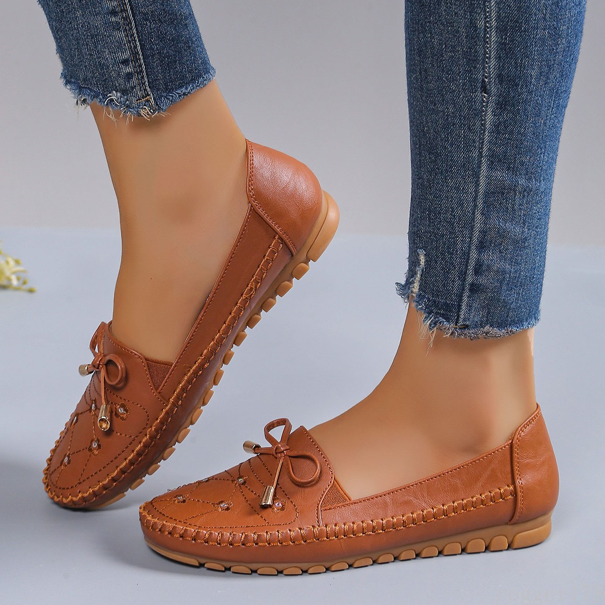 Womens Bow Accent Loafers Slip-On Casual Flat Driving Shoes for Daily Wear