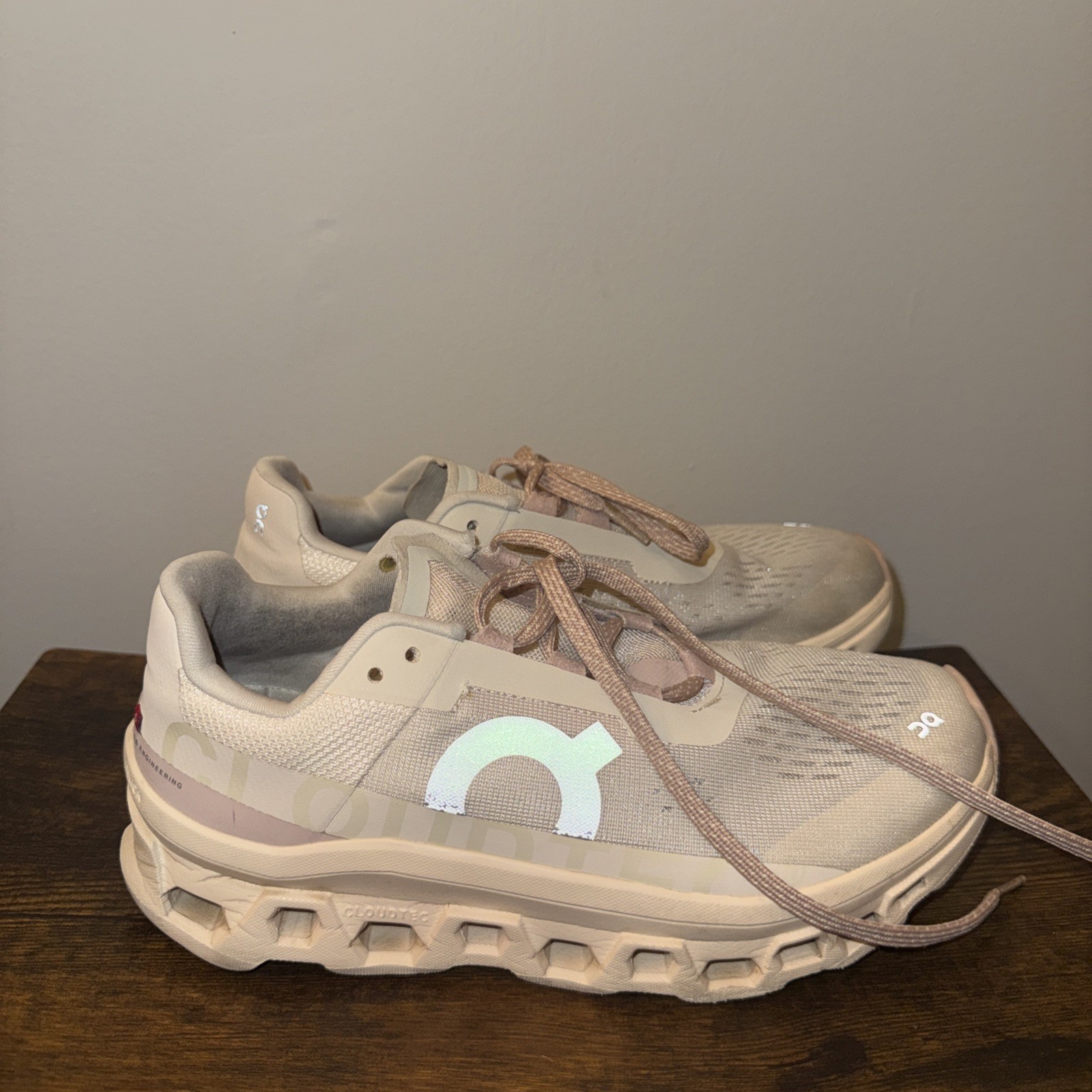 On Women’s CloudmonsterMoon/Fawn 8 MASIN: BOC5S5KX14