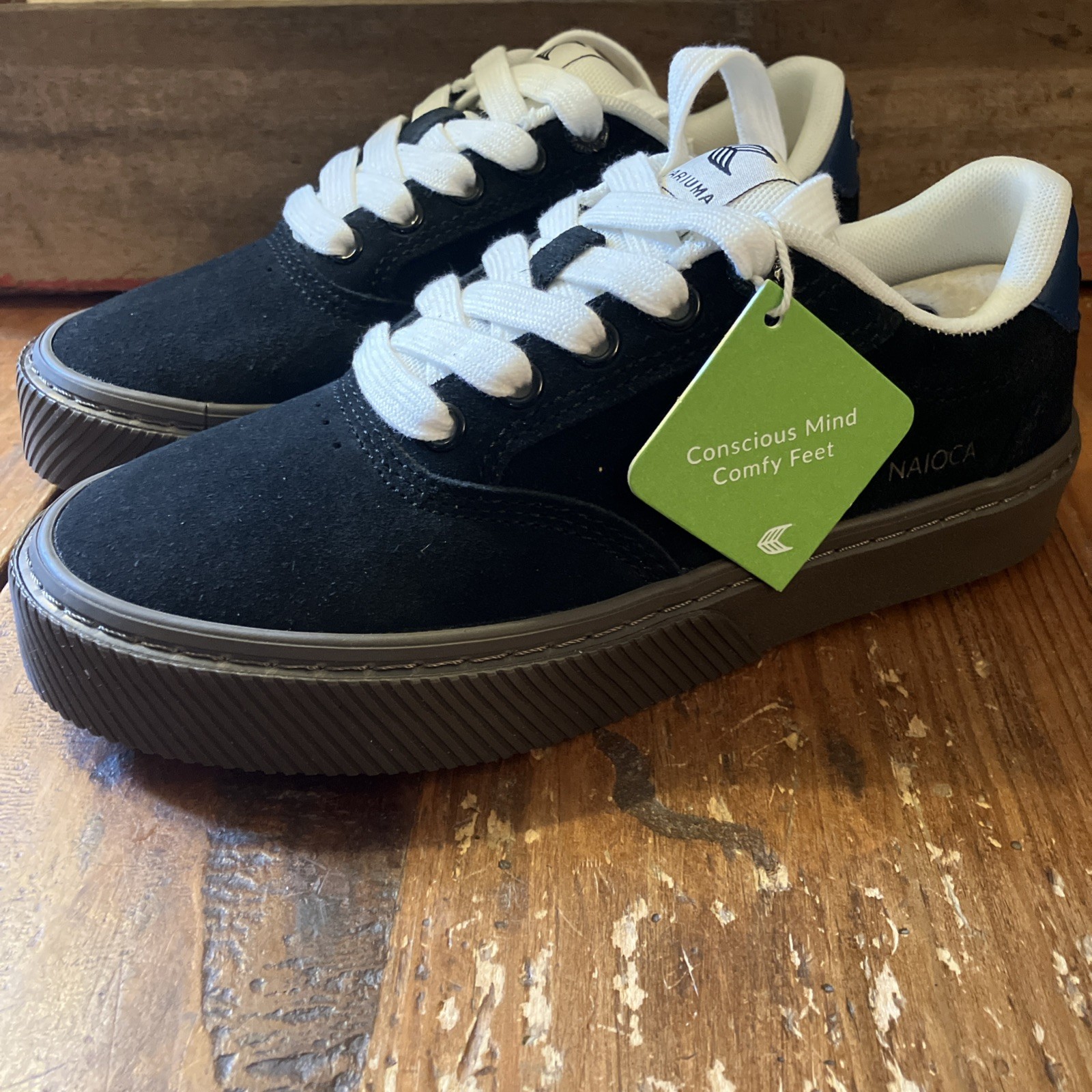 Cariuma NAIOCA PRO Suede Canvas Logo Sneaker Black Ivory Sz Women 5 Men 3.5
