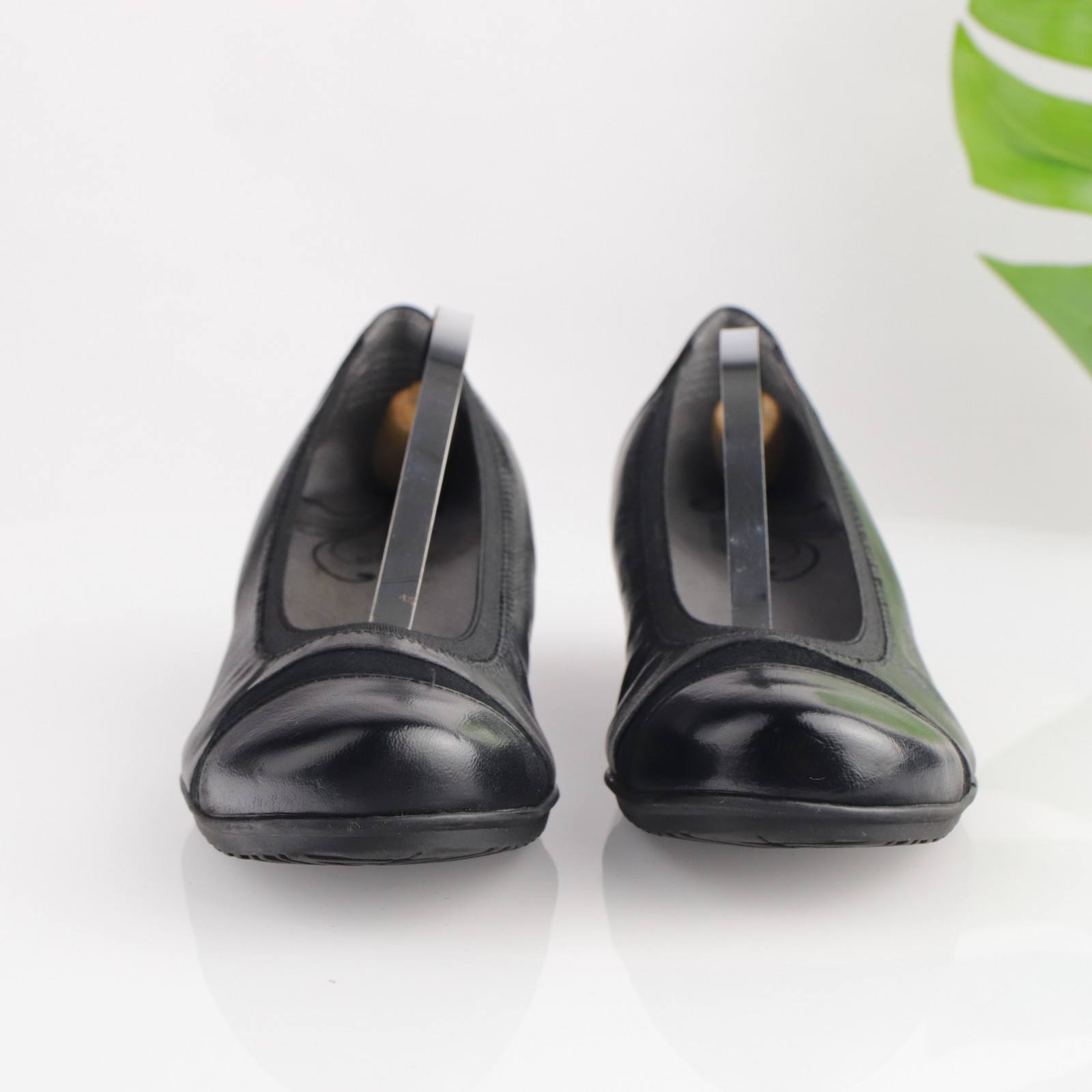 Abeo Womens Mia Pump Size 9.5 N Black Leather Low Heel Comfy Work Arch Support