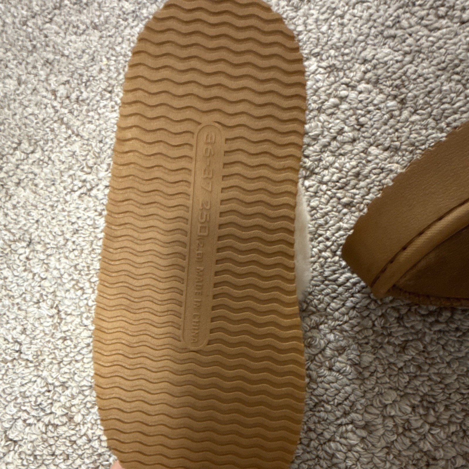 Women’s Brown Faux Suede Slip-On Slippers w/ White Faux Fur Trim Lined US 7