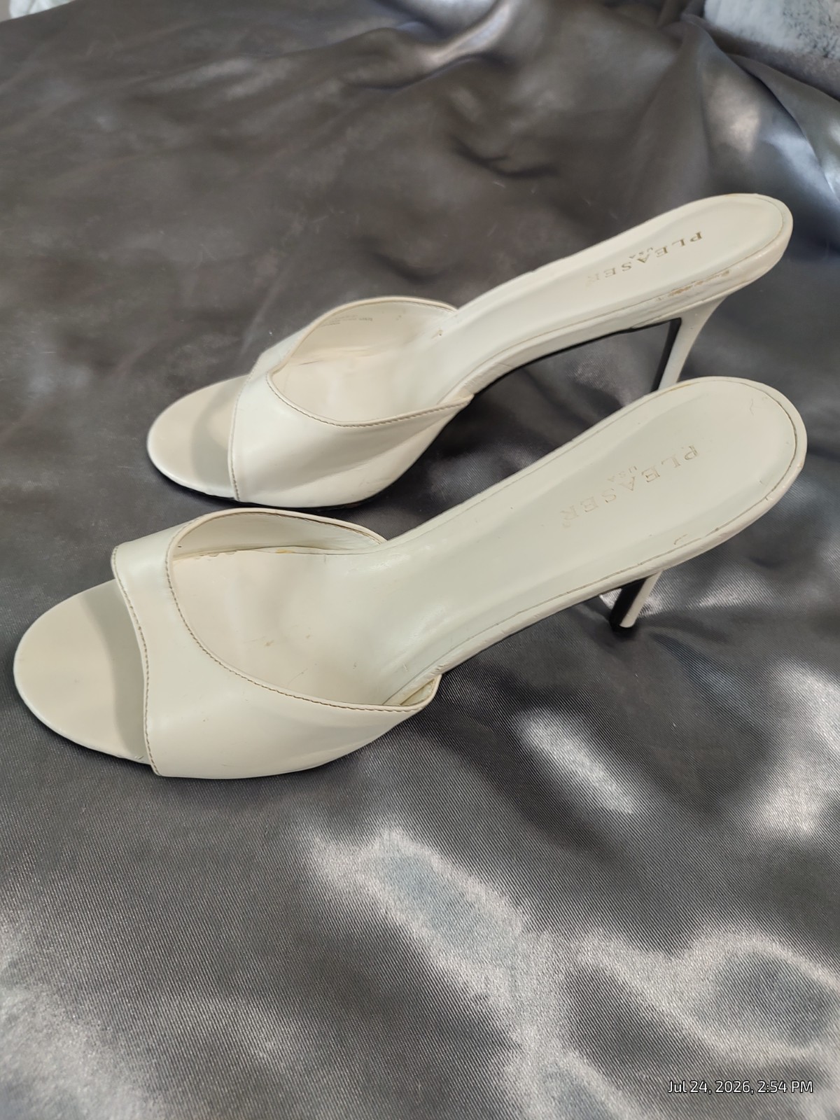 Womens white slip ons mary jane pumps size 15 with 5′ heel